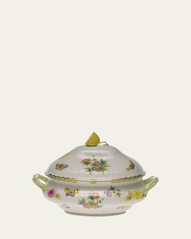 Queen Victoria Soup Tureen with Lemon Finial Lid